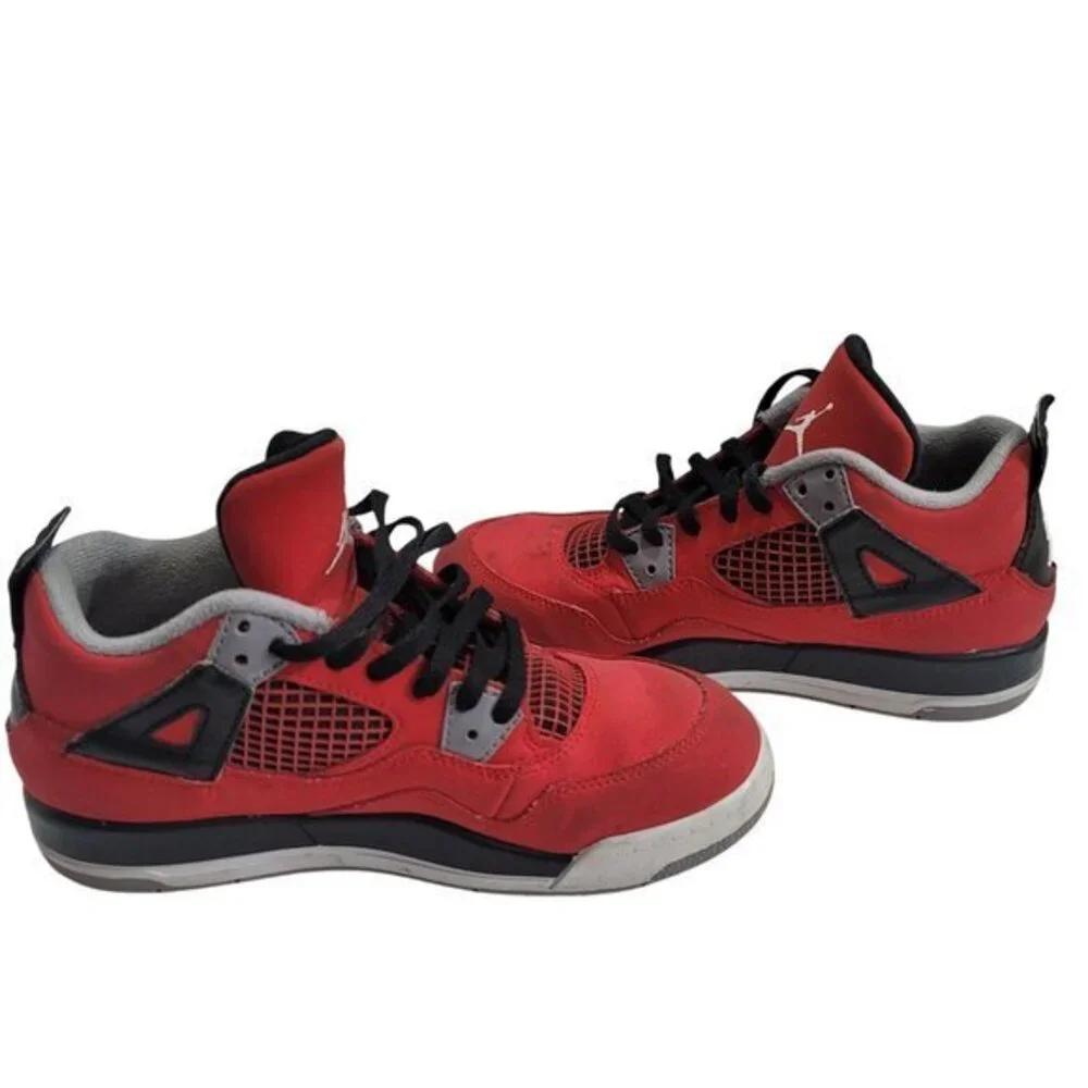 Kids Nike Jordan 4 Retro Toro Bravo High Top Sneakers 3Y Red Black